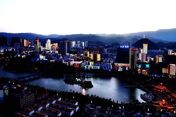 盤州市融媒體中心供圖貴州省將加強(qiáng)對(duì)六盤水市創(chuàng)建省級(jí)園林城.