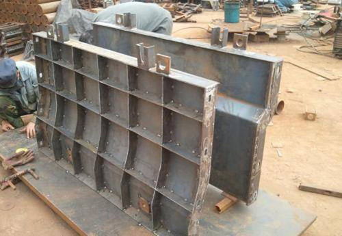 項(xiàng)目中最佳建筑模板方案如何選 建筑木模板與鋼模板的比較 